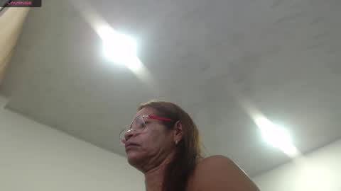 Snapshot of smilet_milf chatting on October 9, 1:37 pm Smileth online show from October 9, 1:37 pm