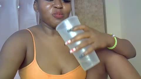 Snapshot of smiley_berry chatting on October 12, 11:51 pm smiley_berry online show from October 12, 11:51 pm