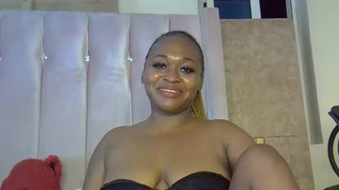 Snapshot of smiley_berry chatting on October 17, 6:00 pm smiley_berry online show from October 17, 6:00 pm