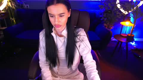 snow_whiteeex online show from January 29, 6:01 am