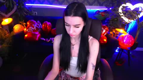 snow_whiteeex online show from February 9, 6:43 am