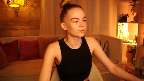 Hanna online show from December 10, 12:49 pm