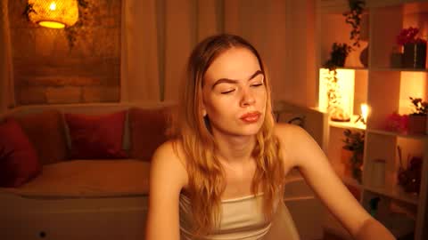 Hanna online show from December 3, 8:25 am