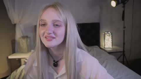 Ellie online show from May 22, 5:27 am