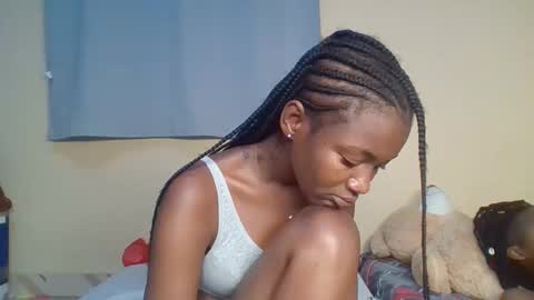 Snowie eyes online show from December 14, 10:15 pm