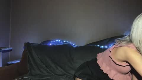 snowy_alice online show from September 13, 1:08 pm