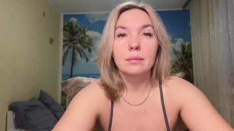 Snapshot of soaring_love chatting on December 19, 4:45 am Masha online show from December 19, 4:45 am