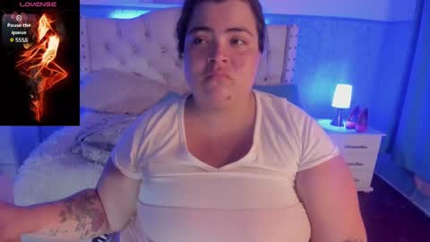 Snapshot of sobigcurvy44 chatting on September 14, 5:22 pm leidy online show from September 14, 5:22 pm