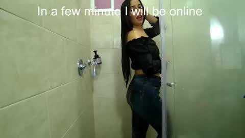 soffi_rousel_ online show from November 23, 5:03 pm