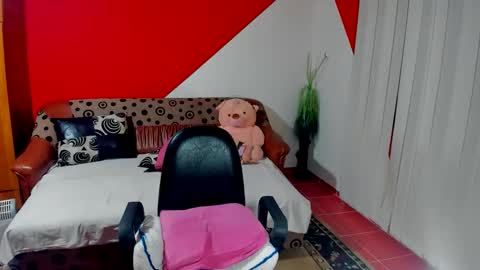 Snapshot of soffy_skye chatting on October 15, 4:04 am Soffy online show from October 15, 4:04 am