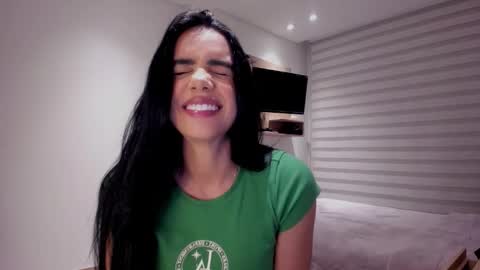 Snapshot of sofi_saenzz chatting on October 8, 12:15 am Sofi Saenzz online show from October 8, 12:15 am