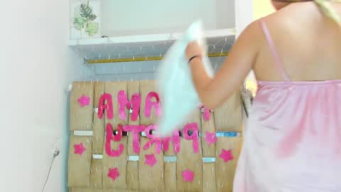 sofi smith online show from January 19, 3:32 pm