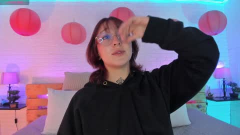 Snapshot of sofi_sp chatting on February 8, 11:33 am sofi_sp online show from February 8, 11:33 am