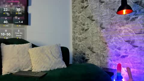 sofi_wiliiams2 online show from April 29, 8:47 pm