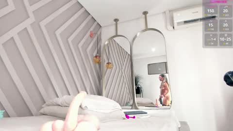 Snapshot of sofia_goez_ chatting on December 31, 10:48 am Sofia online show from December 31, 10:48 am