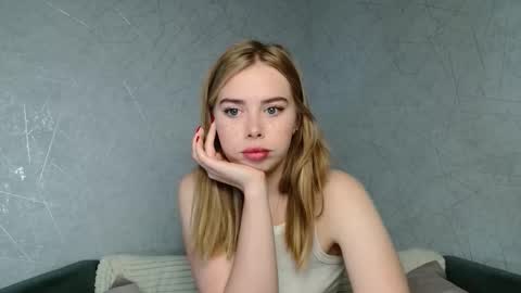 Sofia here online show from September 22, 12:20 am