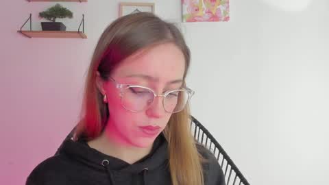 Snapshot of sofia_palacios_ chatting on December 5, 2:42 am online show from December 5, 2:42 am