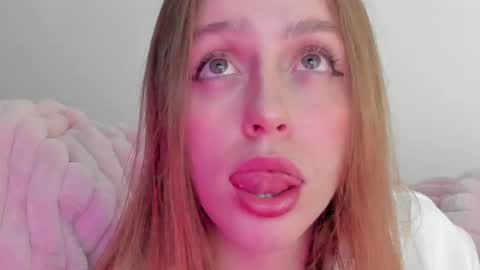 Snapshot of sofia_palacios_ chatting on February 13, 4:43 am online show from February 13, 4:43 am