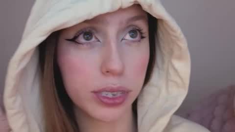 Snapshot of sofia_palacios_ chatting on September 28, 3:57 am online show from September 28, 3:57 am