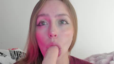 Snapshot of sofia_palacios_ chatting on February 6, 4:31 am online show from February 6, 4:31 am