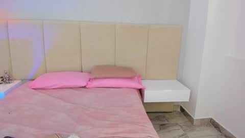 Snapshot of sofia_pamela chatting on December 6, 7:22 pm SOFIA PAMELA online show from December 6, 7:22 pm