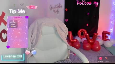 Sofia Thomson online show from February 13, 10:34 am