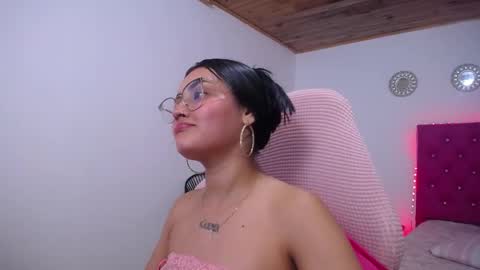 Sofia online show from December 5, 6:09 pm