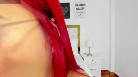 Snapshot of sofiabosch chatting on February 6, 3:48 am Sara online show from February 6, 3:48 am