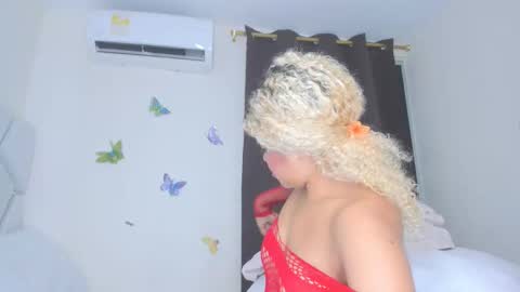 sofiacastillo01 online show from March 27, 5:24 pm