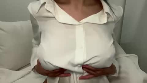 Snapshot of sofiakhanxo chatting on October 12, 4:48 am Sofiiiiiia Baby online show from October 12, 4:48 am