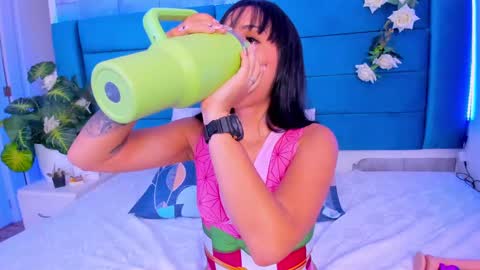 Snapshot of sofiamiiller chatting on February 25, 5:19 am Sofia Miller online show from February 25, 5:19 am