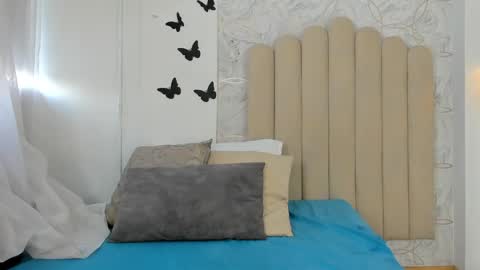 Snapshot of sofiarios04 chatting on February 20, 12:57 pm Sofia online show from February 20, 12:57 pm
