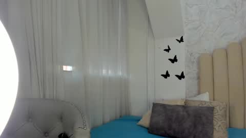 Snapshot of sofiarios04 chatting on February 11, 12:36 pm Sofia online show from February 11, 12:36 pm