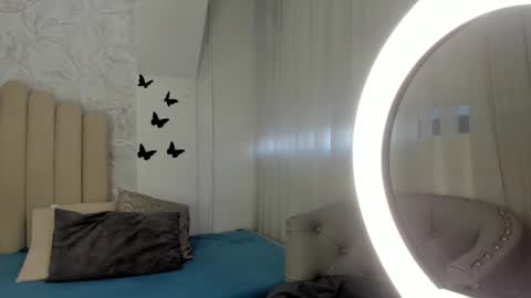 Snapshot of sofiarios04 chatting on February 13, 12:43 pm Sofia online show from February 13, 12:43 pm