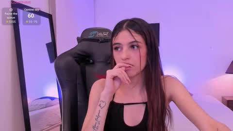 Sofia  Help me reach 5K followers  online show from December 4, 8:53 pm