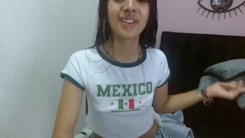 sofiasexygirl69 online show from June 5, 12:33 pm