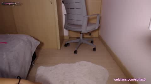 Snapshot of sofiax5 chatting on December 19, 4:45 am Sofi online show from December 19, 4:45 am