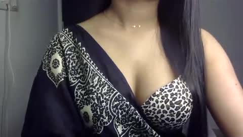 Snapshot of sofie_diva chatting on January 29, 5:13 pm divya online show from January 29, 5:13 pm