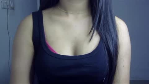 Snapshot of sofie_diva chatting on January 6, 5:38 pm divya online show from January 6, 5:38 pm