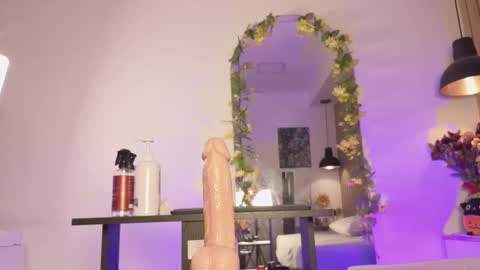 Sofie online show from October 23, 2:23 pm