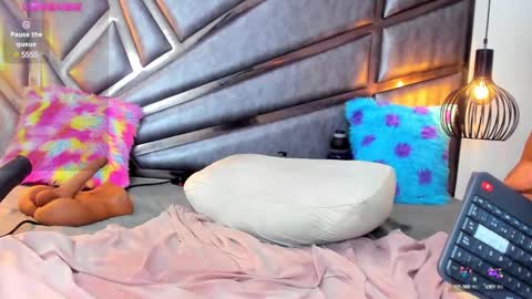 KELLY-HILL online show from January 28, 3:14 pm