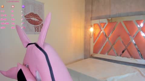   online show from February 1, 6:29 pm