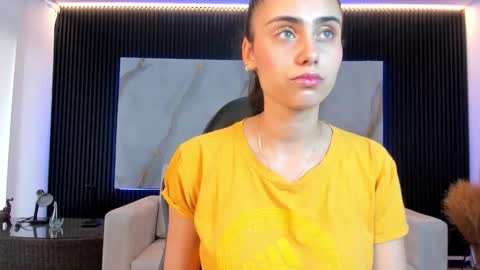 Sofiia  Everyday From 1400 to 2200 Col Time online show from November 10, 6:36 pm