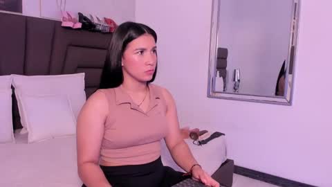Snapshot of sofiperez_ chatting on September 29, 11:26 am online show from September 29, 11:26 am
