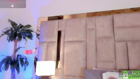 Snapshot of sofiscott_ chatting on March 1, 8:21 pm Sofia online show from March 1, 8:21 pm