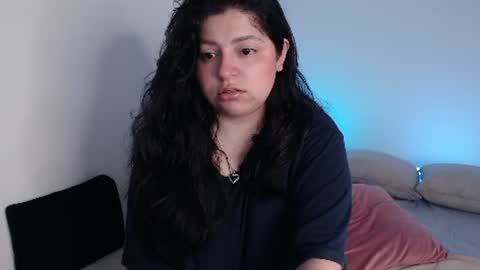 Snapshot of sofix_ chatting on October 5, 12:15 am Laura ..... online show from October 5, 12:15 am