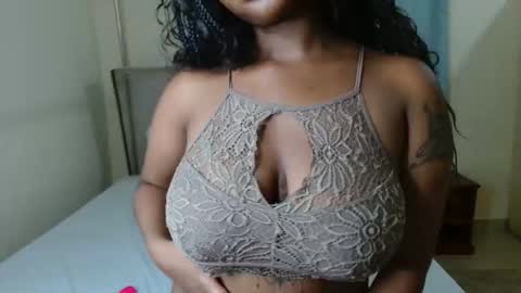 Snapshot of softlysinful chatting on September 17, 10:19 pm softlysinful online show from September 17, 10:19 pm