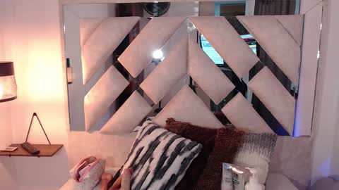    online show from February 6, 7:17 pm