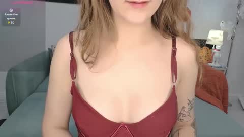 Snapshot of solaralice chatting on September 29, 8:25 pm SolarAlice online show from September 29, 8:25 pm