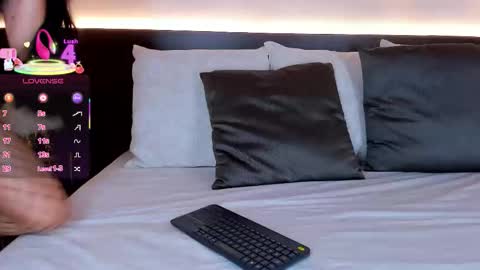 Snapshot of solavelar chatting on September 11, 3:51 am Sol Avelar online show from September 11, 3:51 am